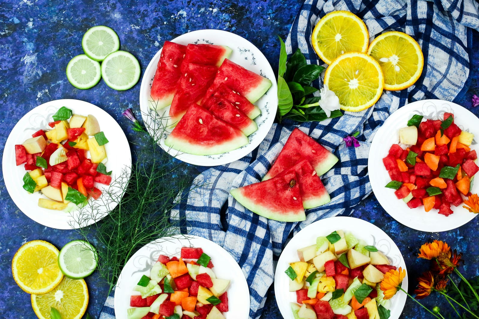 Pestrá vegetariánská mísa se zeleninou, fazolemi a quinoou